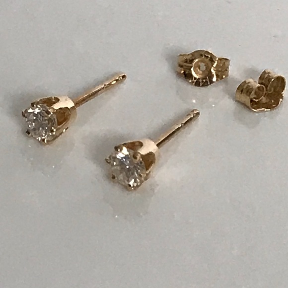 14k NATURAL NEAR PERFECT DIAMOND STUD EARRINGS - Picture 8 of 8